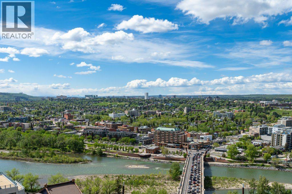 Single Family House for Sale in    Avenue SW Eau Claire Calgary 