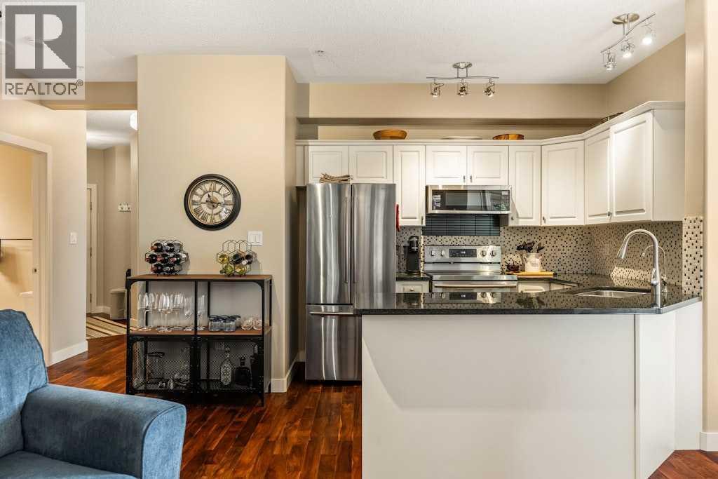 204, 2419 Erlton Road SW, Calgary, Alberta