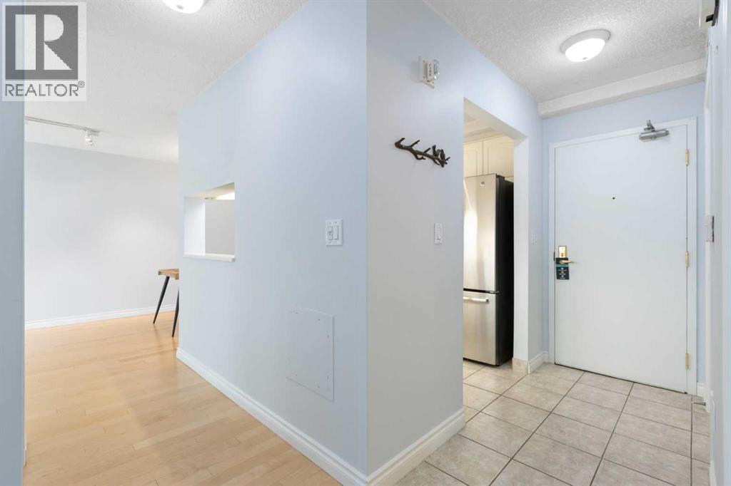 Single Family House for Sale in    Avenue SW Eau Claire Calgary 