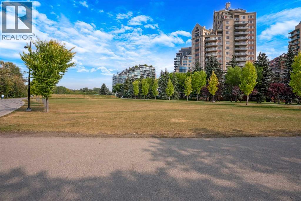 Single Family House for Sale in    Avenue SW Eau Claire Calgary 