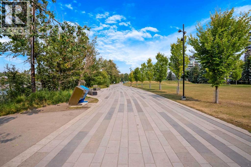 Single Family House for Sale in    Avenue SW Eau Claire Calgary 