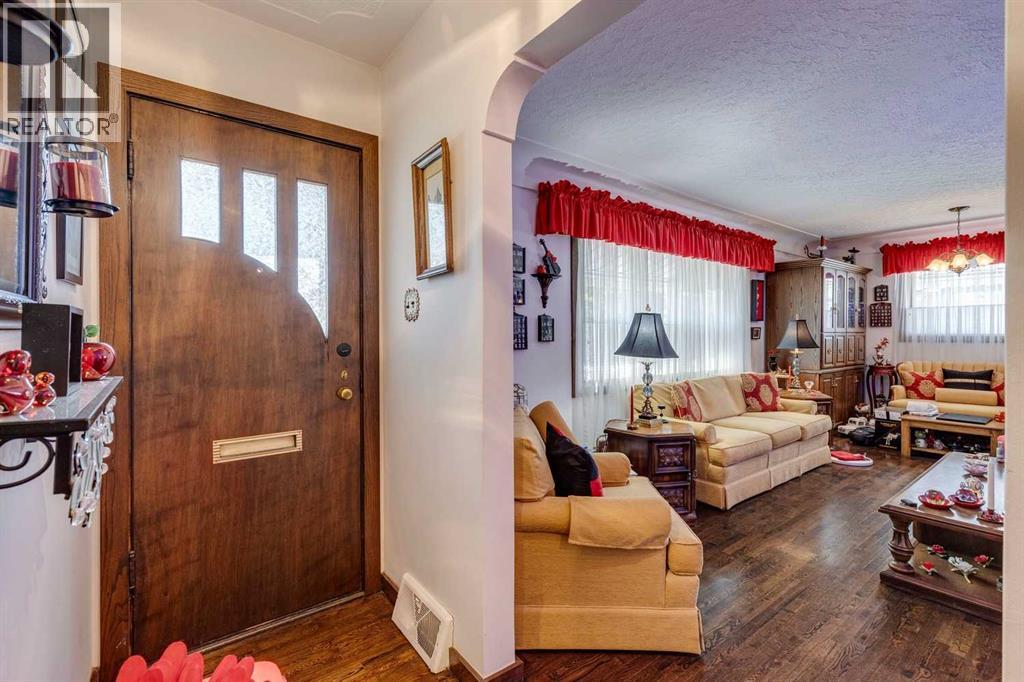 Single Family House Bungalow for Sale in   Avenue NW Mount Pleasant Calgary 