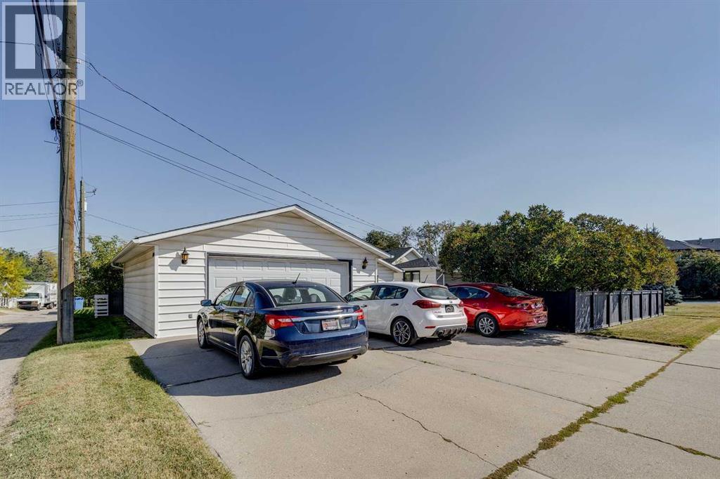 Single Family House Bungalow for Sale in   Avenue NW Mount Pleasant Calgary 