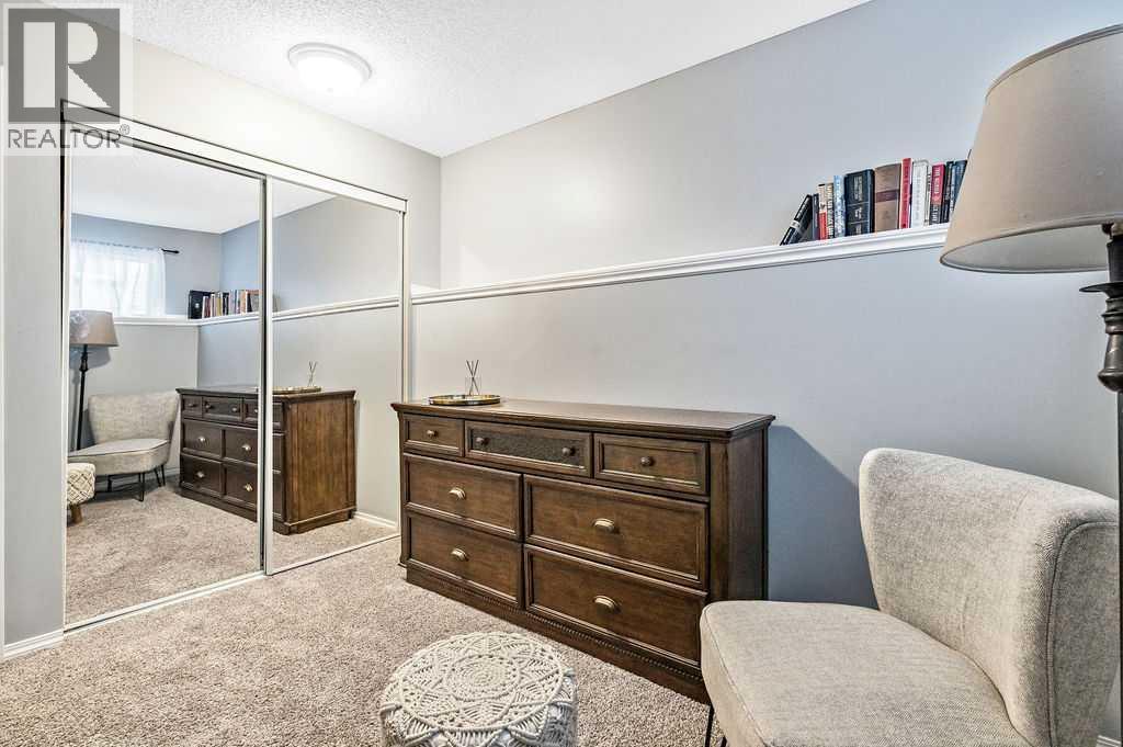 Single Family House 4 Level for Sale in  Woodfield Close SW Woodbine Calgary 