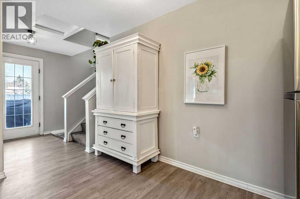 Single Family House 4 Level for Sale in  Woodfield Close SW Woodbine Calgary 
