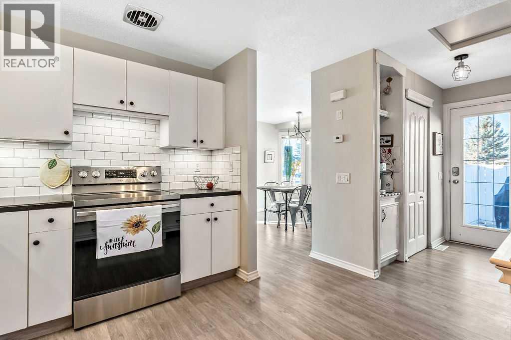 Single Family House 4 Level for Sale in  Woodfield Close SW Woodbine Calgary 