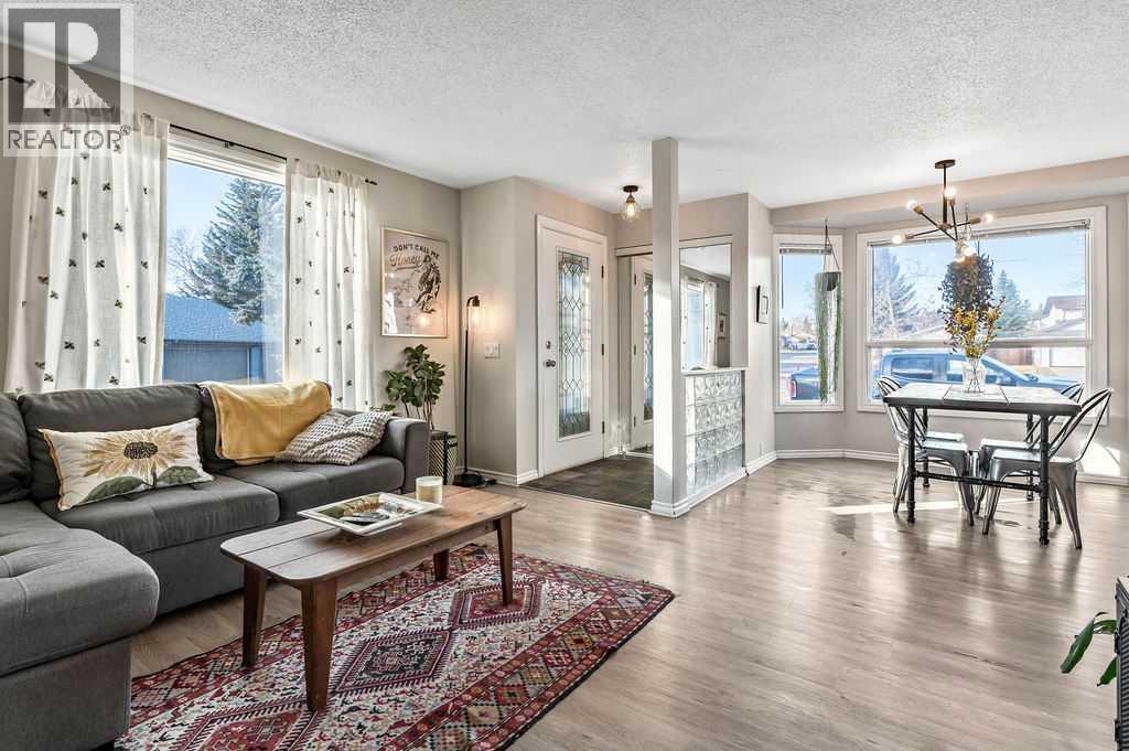 Single Family House 4 Level for Sale in  Woodfield Close SW Woodbine Calgary 