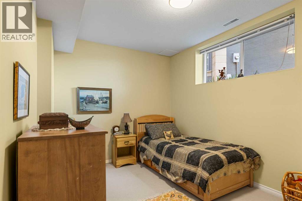 Single Family House Bungalow for Sale in  Sienna Ridge Landing SW Signal Hill Calgary 