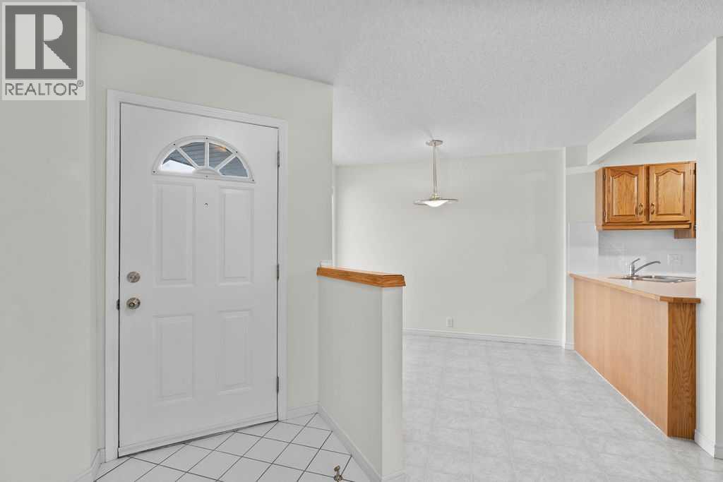 Single Family House for Sale in  Silvergrove Close NW Silver Springs Calgary 