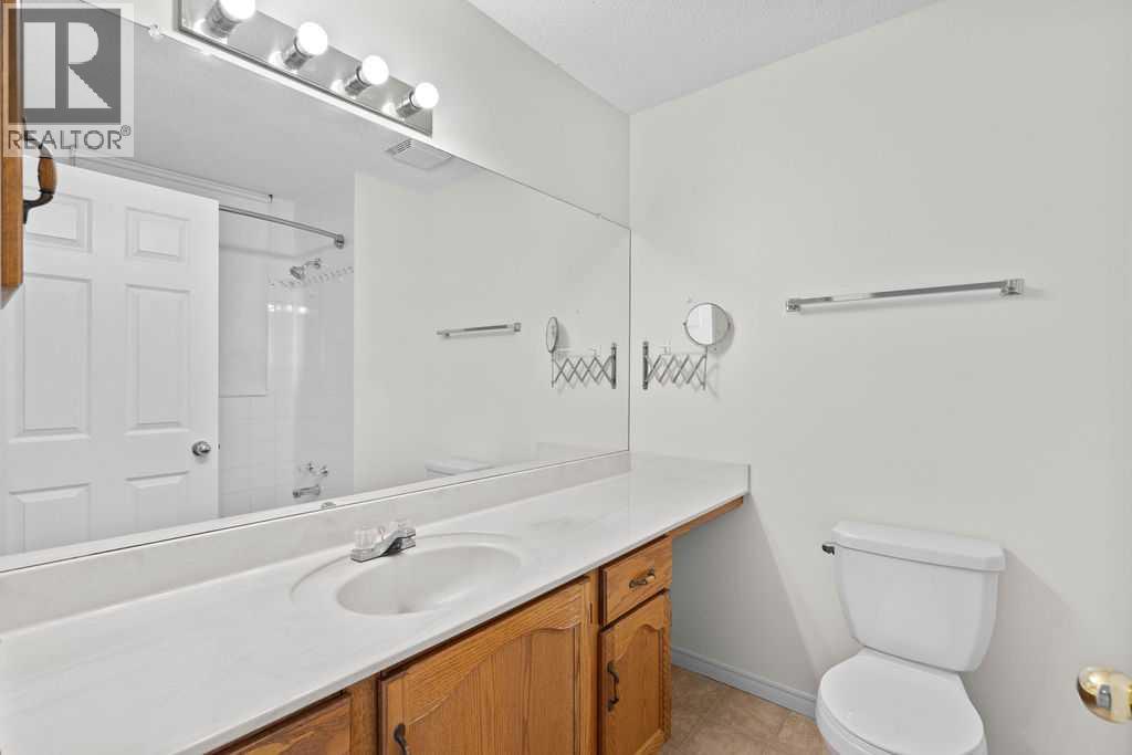 Single Family House for Sale in  Silvergrove Close NW Silver Springs Calgary 