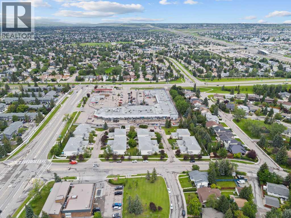 Single Family House for Sale in  Silvergrove Close NW Silver Springs Calgary 