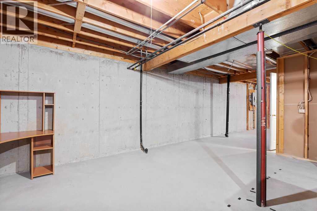 Single Family House for Sale in  Silvergrove Close NW Silver Springs Calgary 