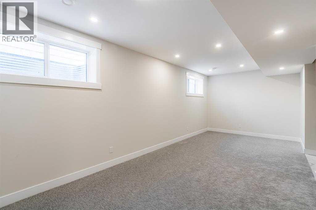 Single Family House for Sale in   Avenue NW West Hillhurst Calgary 