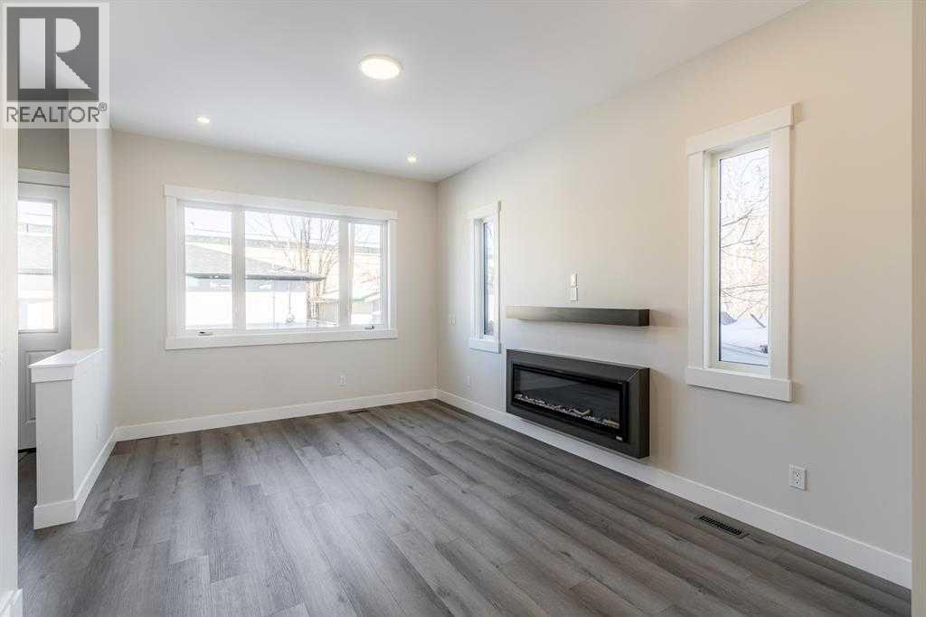 Single Family House for Sale in   Avenue NW West Hillhurst Calgary 