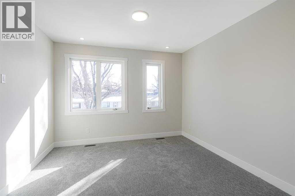 Single Family House for Sale in   Avenue NW West Hillhurst Calgary 