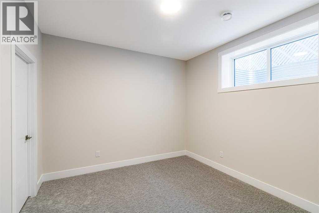 Single Family House for Sale in   Avenue NW West Hillhurst Calgary 