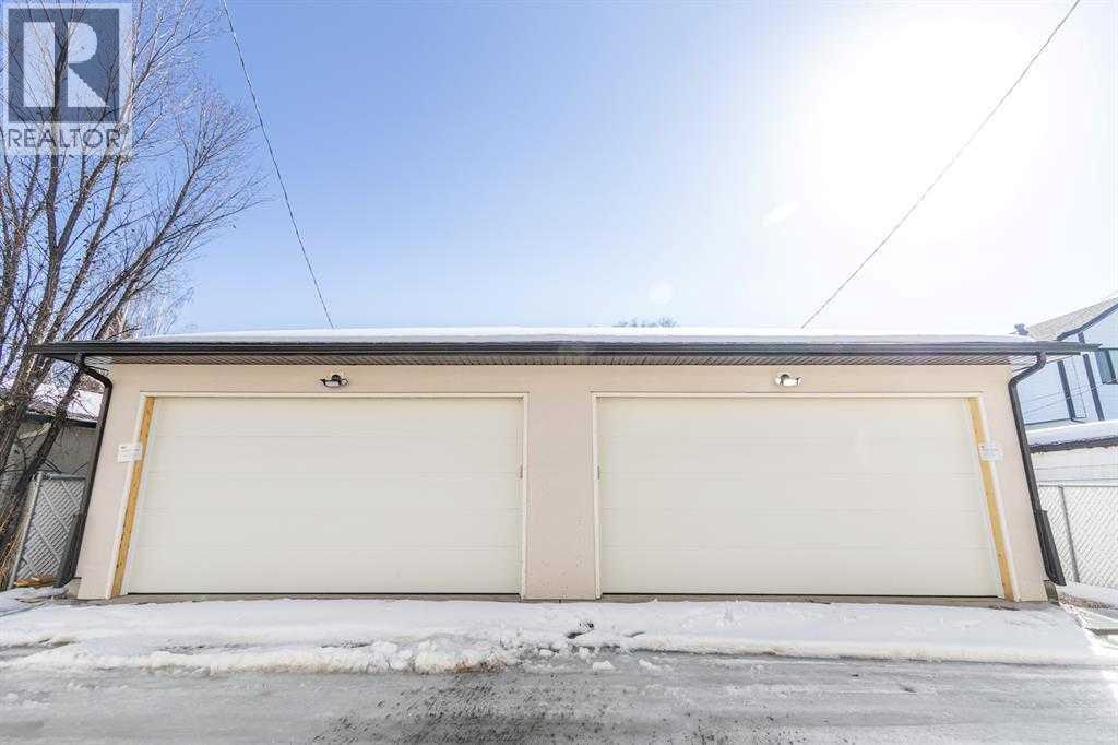 Single Family House for Sale in   Avenue NW West Hillhurst Calgary 