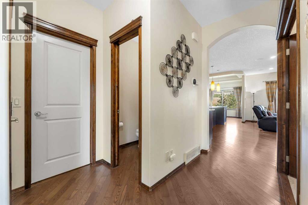 Single Family House for Sale in  Tuscany Summit Heath NW Tuscany Calgary 