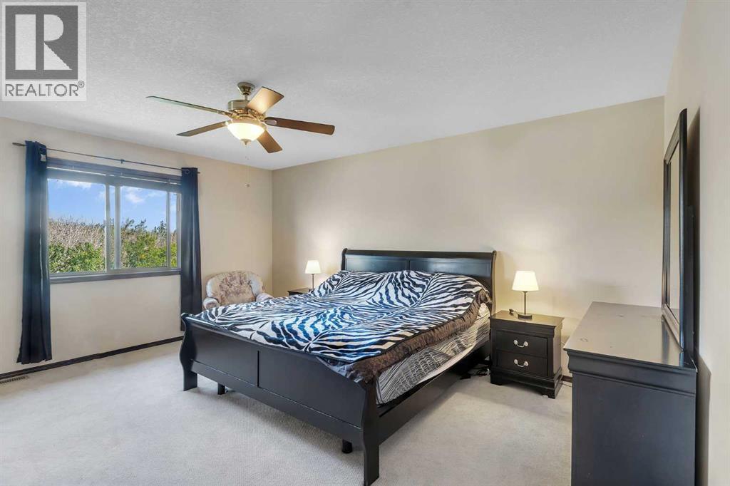 Single Family House for Sale in  Tuscany Summit Heath NW Tuscany Calgary 