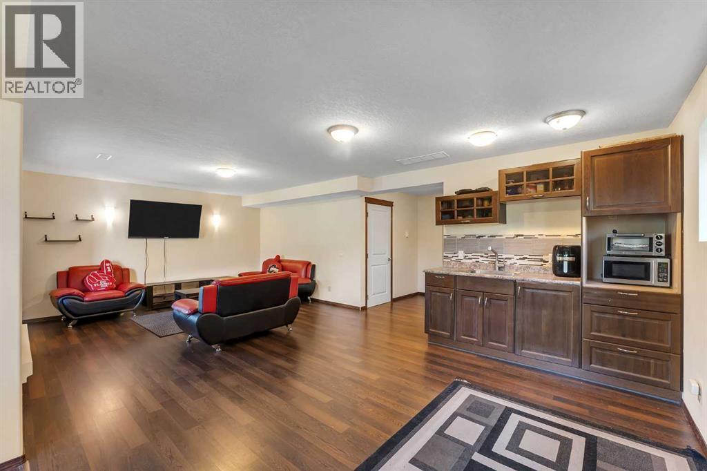 Single Family House for Sale in  Tuscany Summit Heath NW Tuscany Calgary 