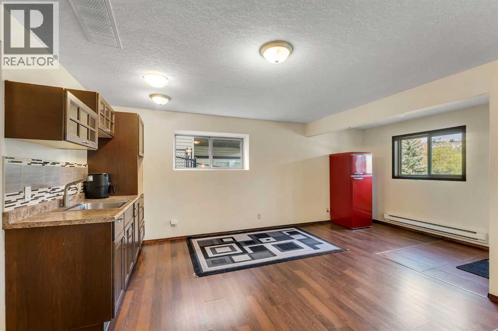 Single Family House for Sale in  Tuscany Summit Heath NW Tuscany Calgary 