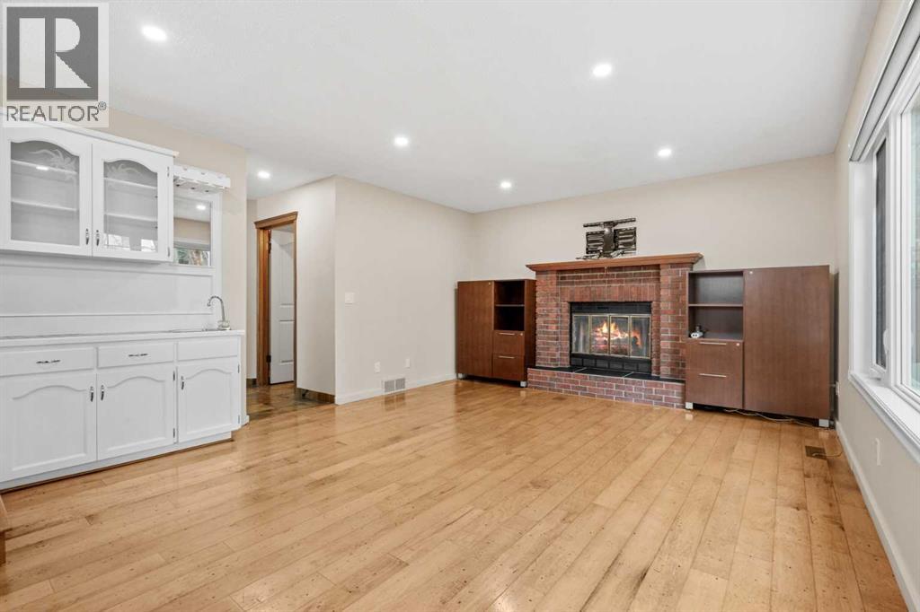 Single Family House for Sale in  Macewan Drive NW MacEwan Glen Calgary 