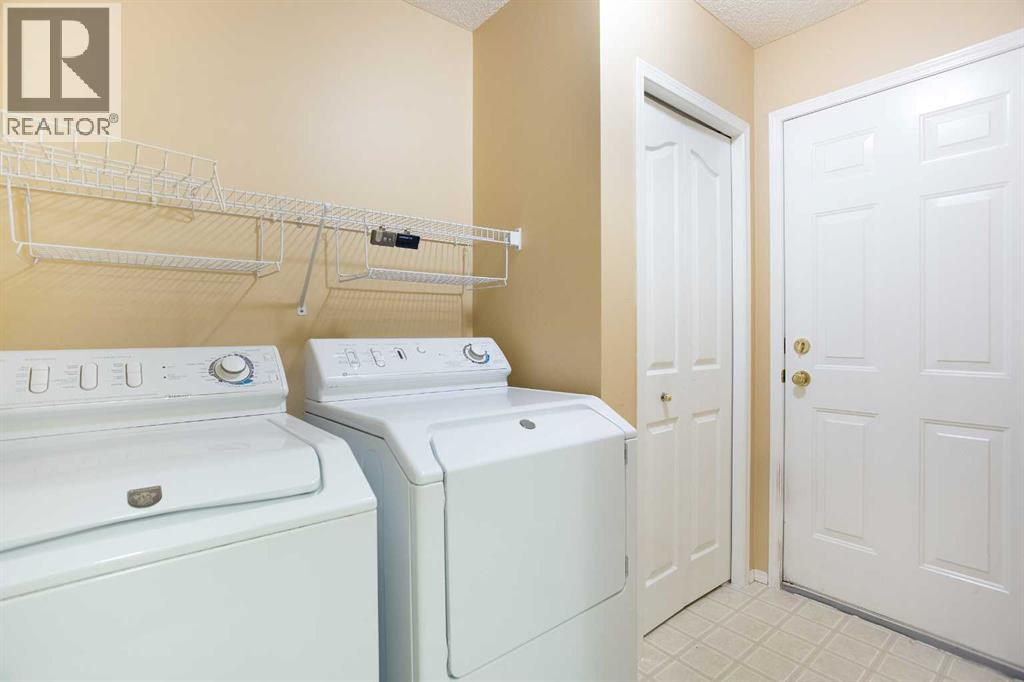 Single Family House for Sale in  Spring Crescent SW Springbank Hill Calgary 