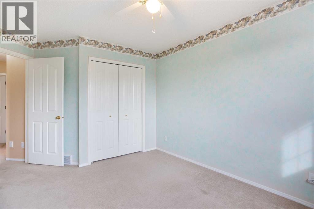 Single Family House for Sale in  Spring Crescent SW Springbank Hill Calgary 