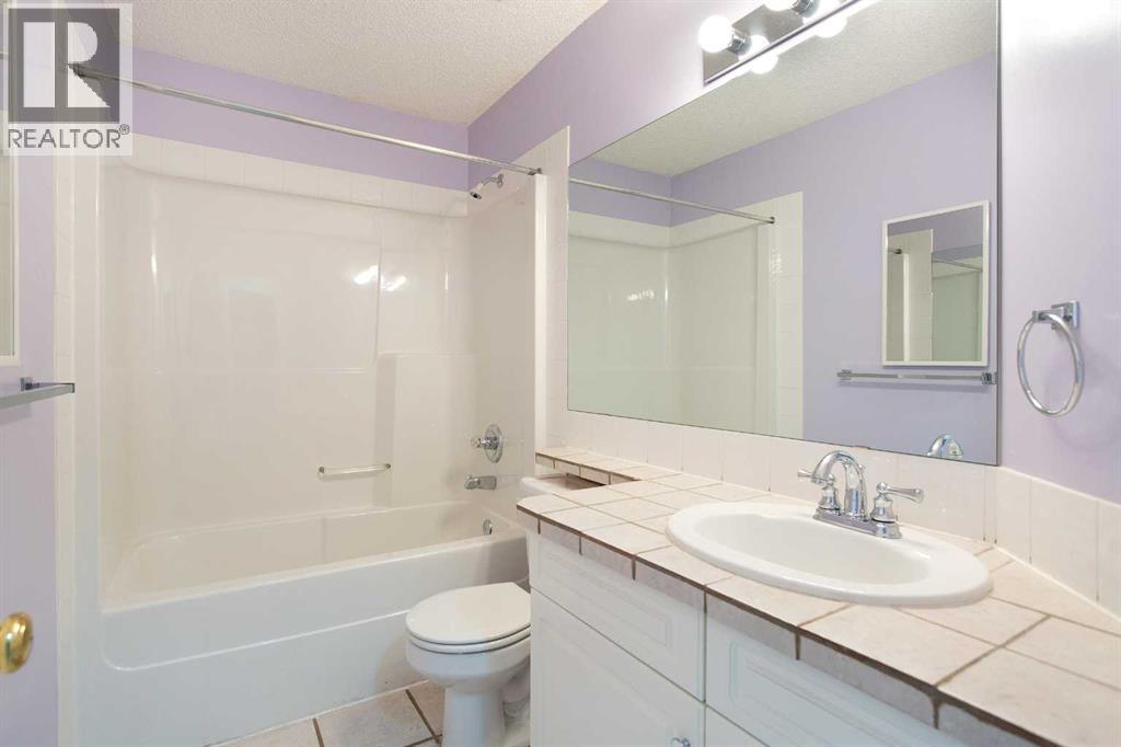 Single Family House for Sale in  Spring Crescent SW Springbank Hill Calgary 