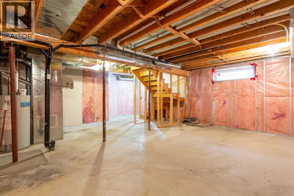 Single Family House for Sale in  Spring Crescent SW Springbank Hill Calgary 