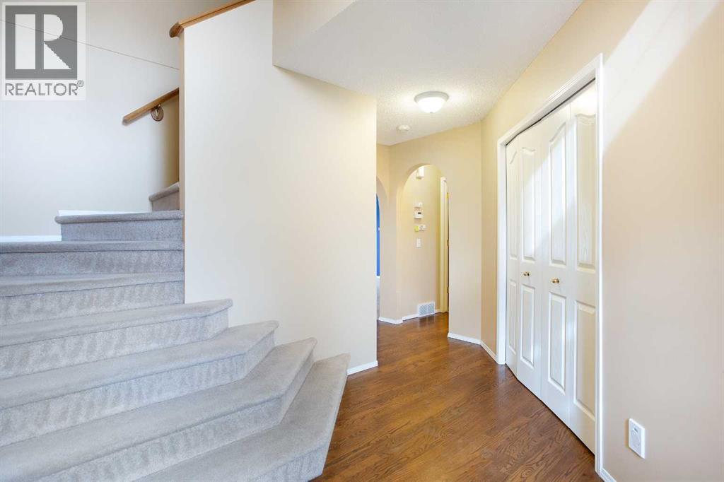 Single Family House for Sale in  Spring Crescent SW Springbank Hill Calgary 