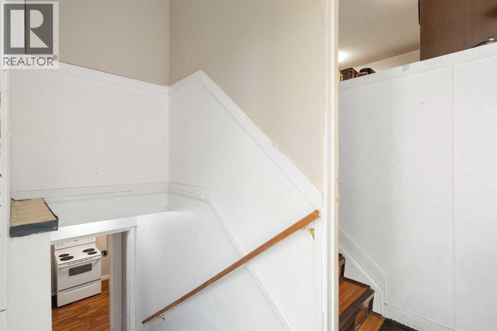 Single Family House Bi-level for Sale in  Dover Crescent SE Dover Calgary 