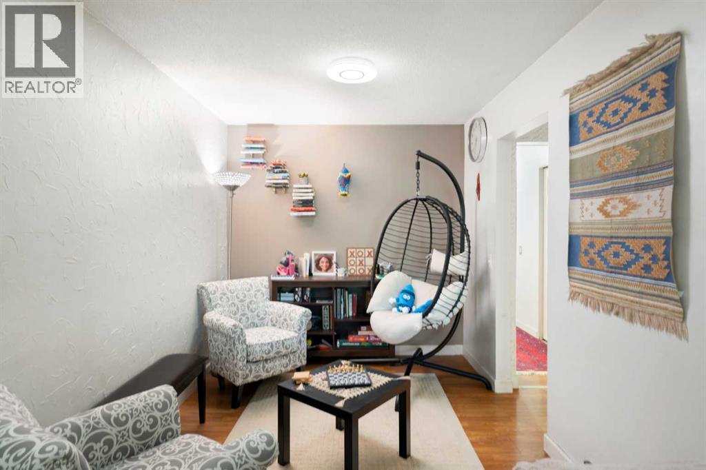 Single Family House Bi-level for Sale in  Dover Crescent SE Dover Calgary 