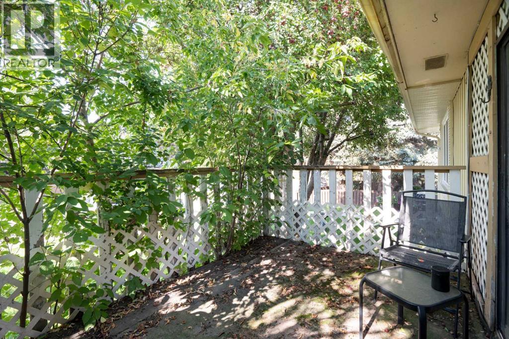 Single Family House Bi-level for Sale in  Dover Crescent SE Dover Calgary 