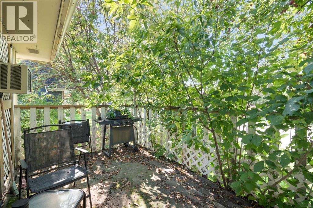 Single Family House Bi-level for Sale in  Dover Crescent SE Dover Calgary 