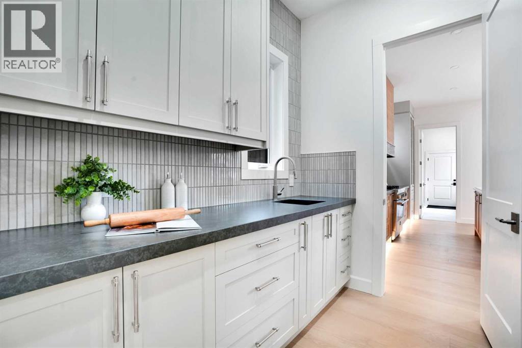 Single Family House for Sale in  Lacombe Way SW Lakeview Calgary 