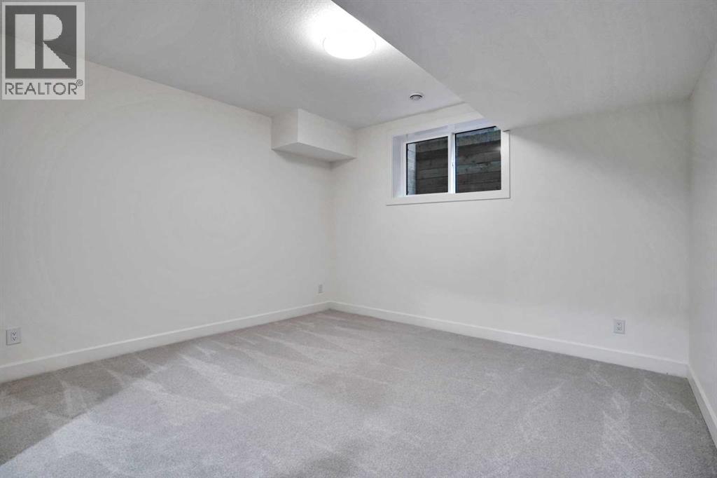 Single Family House for Sale in  Lacombe Way SW Lakeview Calgary 