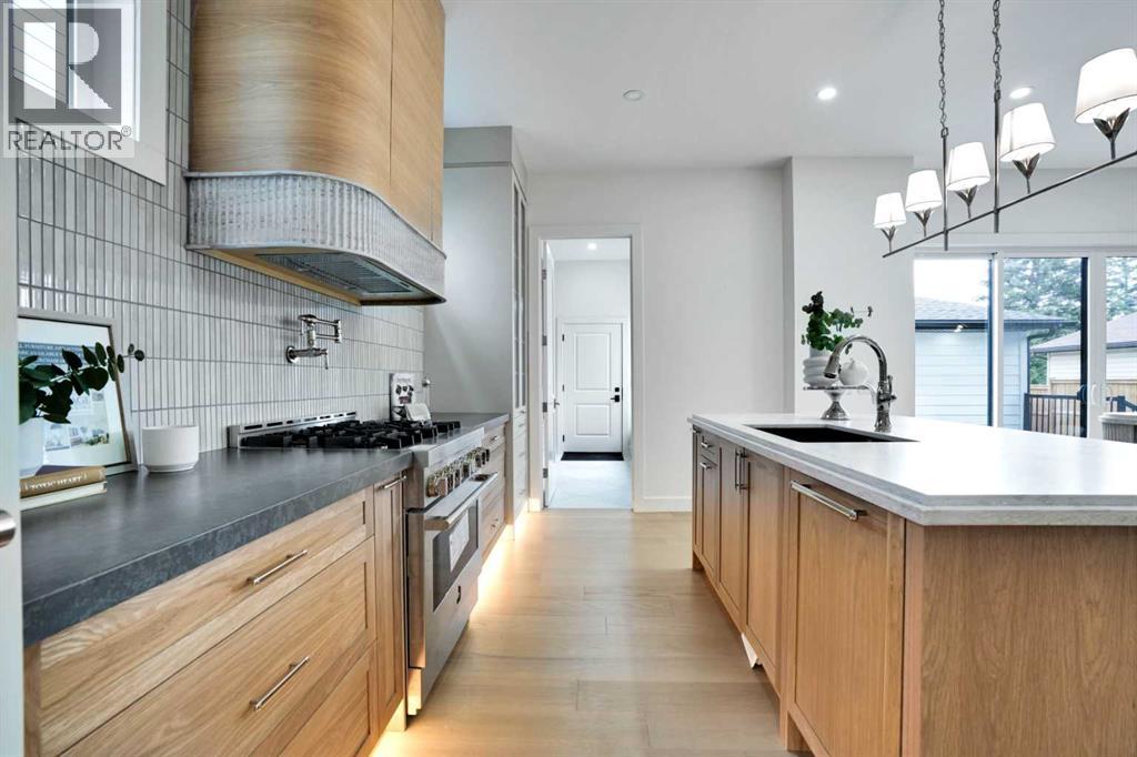 Single Family House for Sale in  Lacombe Way SW Lakeview Calgary 