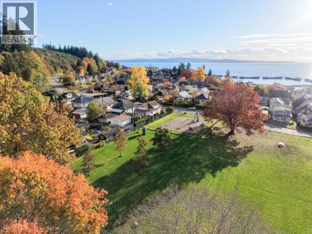 6345 POPLAR STREET, Powell River