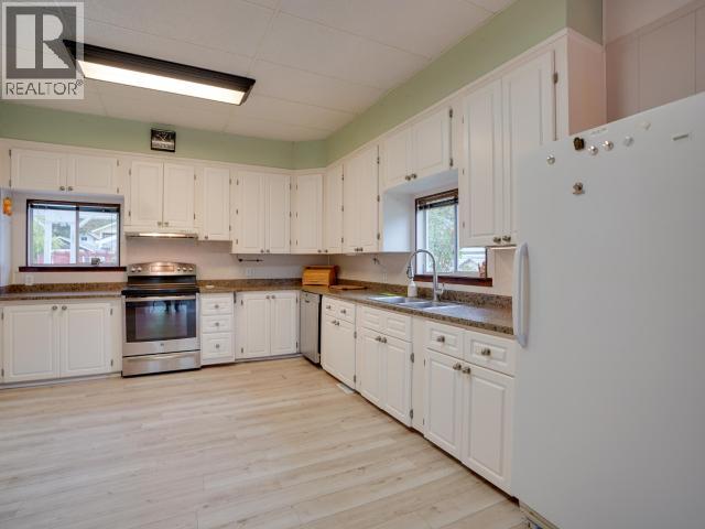 6345 POPLAR STREET, Powell River