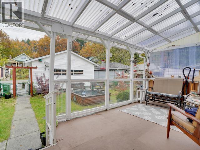 6345 POPLAR STREET, Powell River