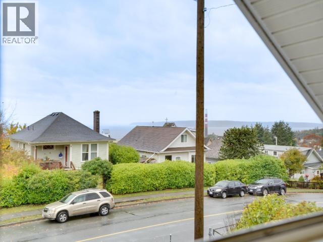 6345 POPLAR STREET, Powell River
