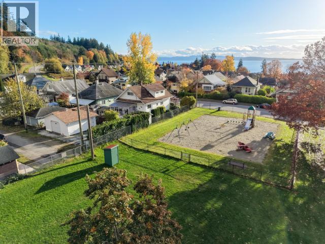 6345 POPLAR STREET, Powell River
