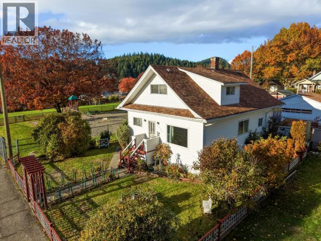 6345 POPLAR STREET, Powell River