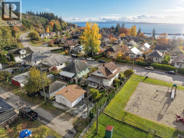 6345 POPLAR STREET, Powell River