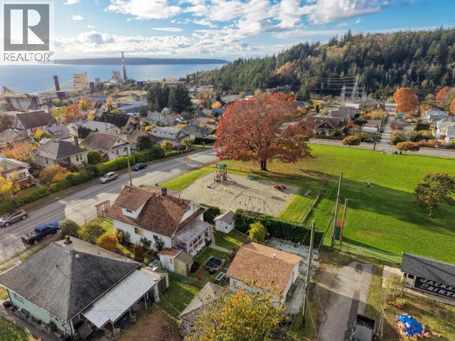 6345 POPLAR STREET, Powell River