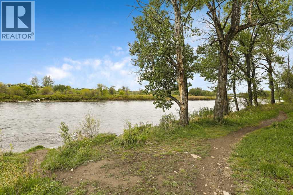 Single Family House for Sale in   Quarry Way SE Douglasdale/Glen Calgary 