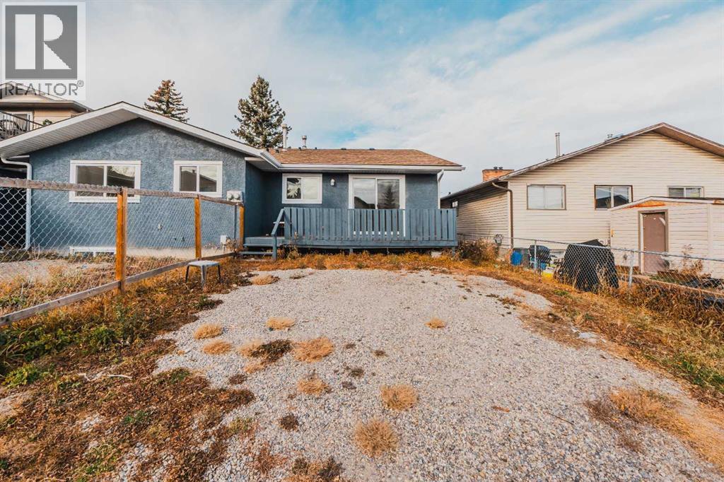 Single Family House Bungalow for Sale in  Berkley Road NW Beddington Heights Calgary 