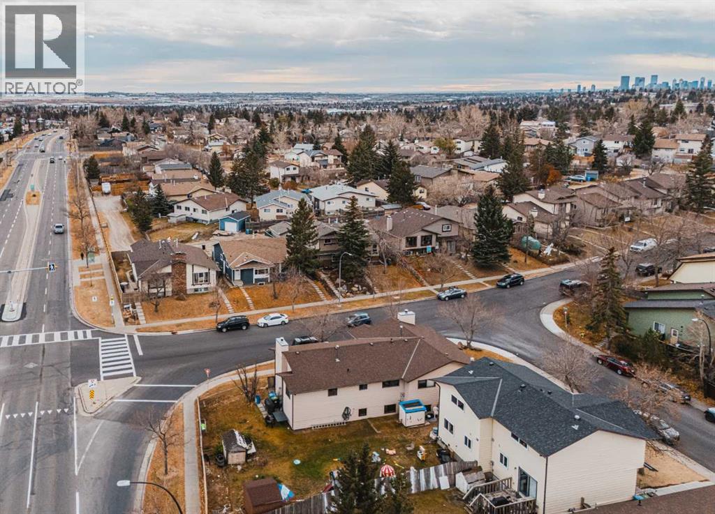 Single Family House Bungalow for Sale in  Berkley Road NW Beddington Heights Calgary 