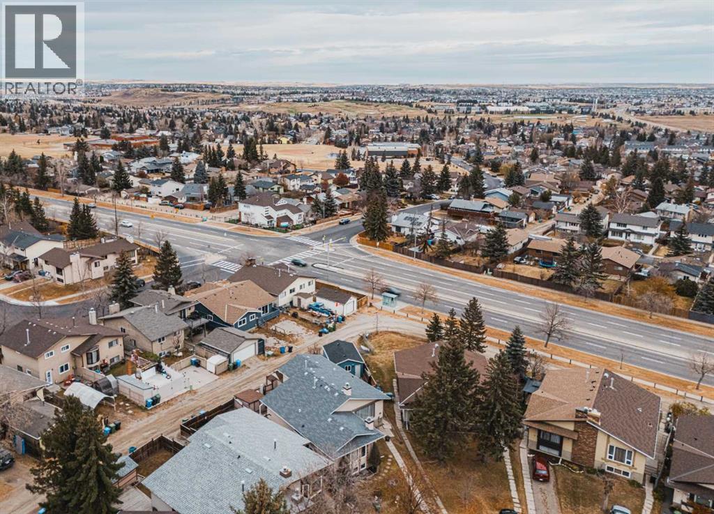 Single Family House Bungalow for Sale in  Berkley Road NW Beddington Heights Calgary 